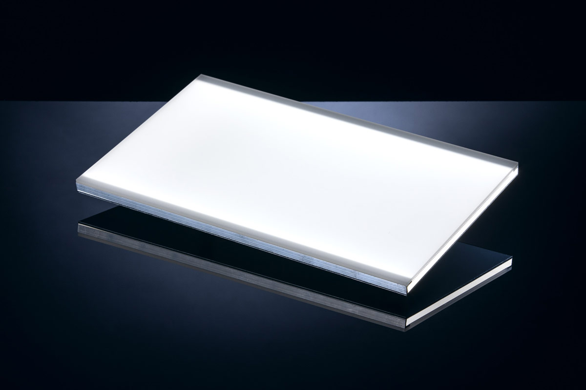 Finish Optional sind Diffusoren oder weitere Komponenten integrierbar.